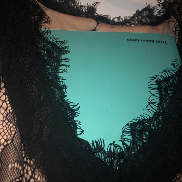 Heartloom Nude and Black Dress - Picture 4 of 6